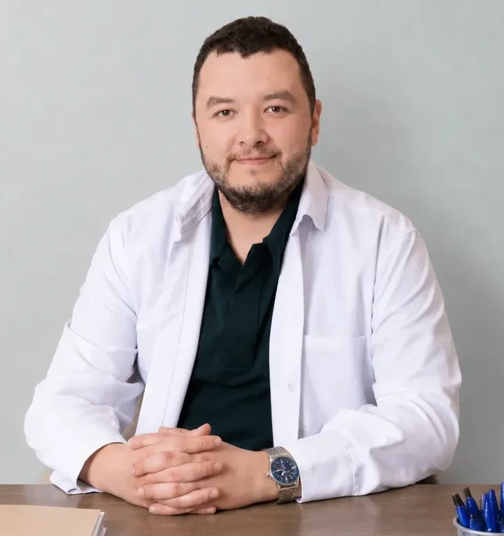 Шустов Александр Дмитриевич
